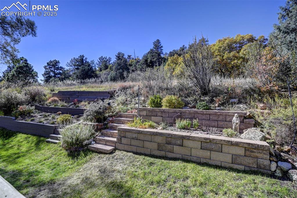 Image 9 of 43: Tiered Garden & Open Space