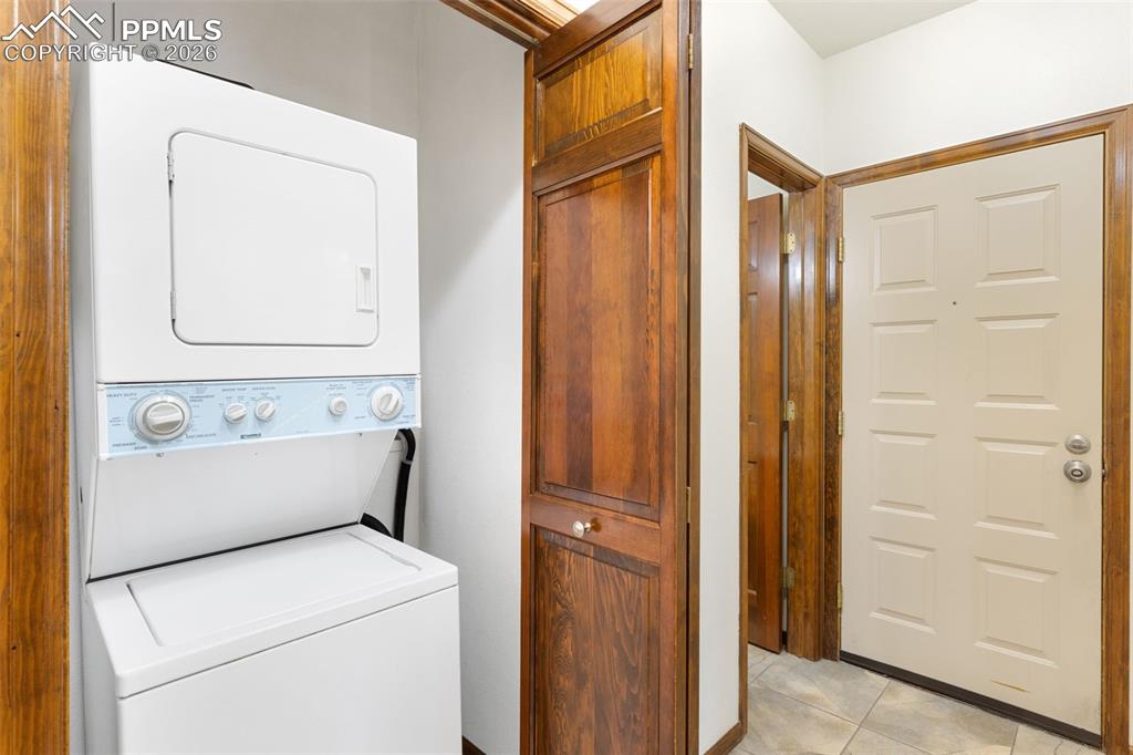 Image 30 of 42: Laundry