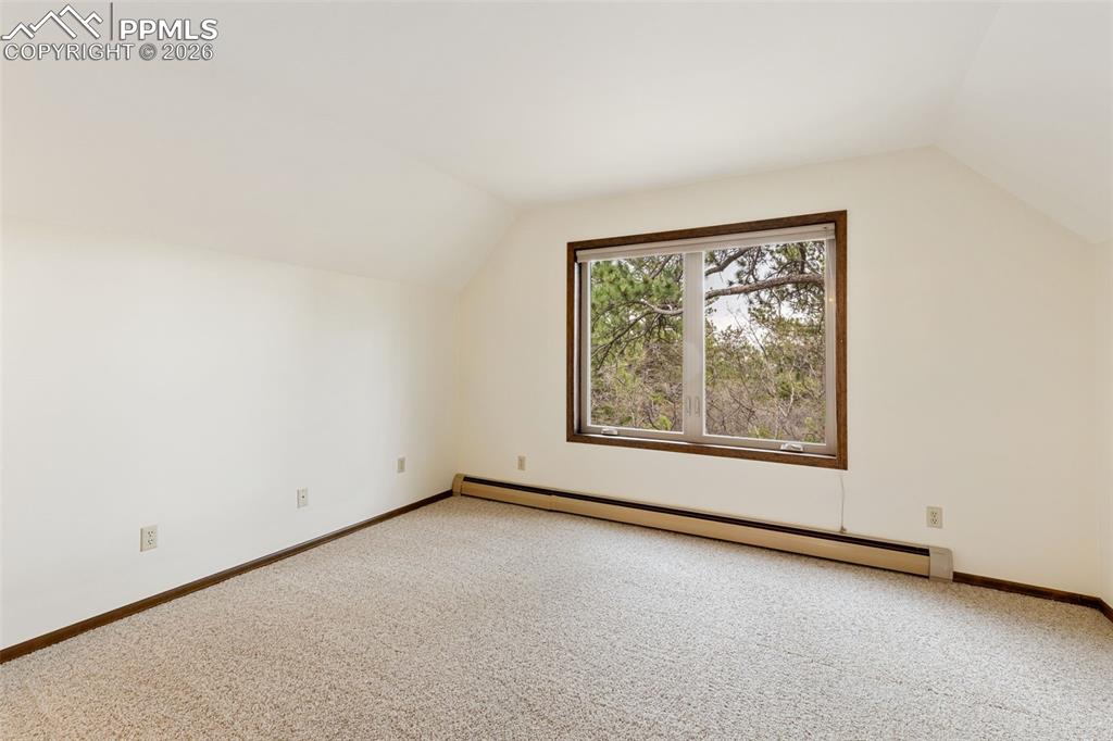 Image 33 of 42: Bonus Room