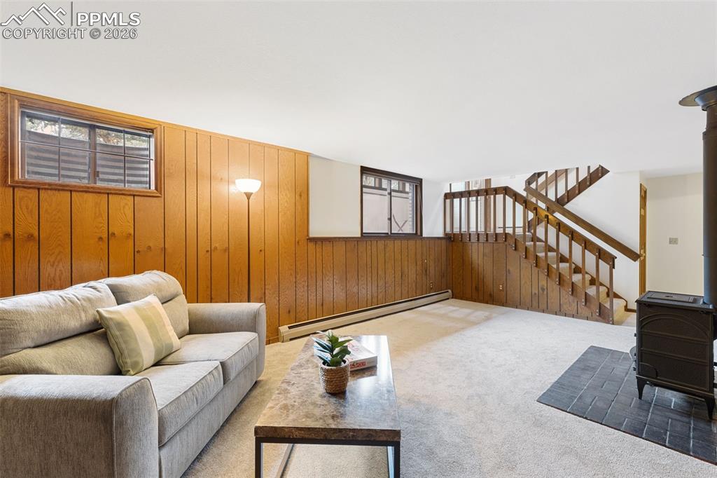 Image 38 of 42: Living Room