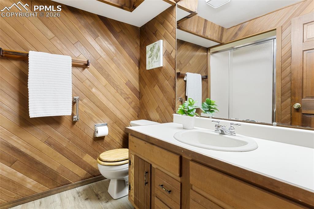 Image 39 of 42: Bathroom