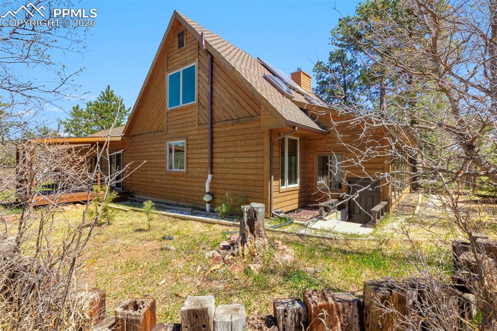 Image 4 of 42: Back of Structure