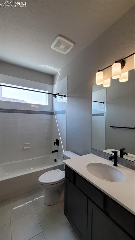 Image 15 of 23: Bathroom