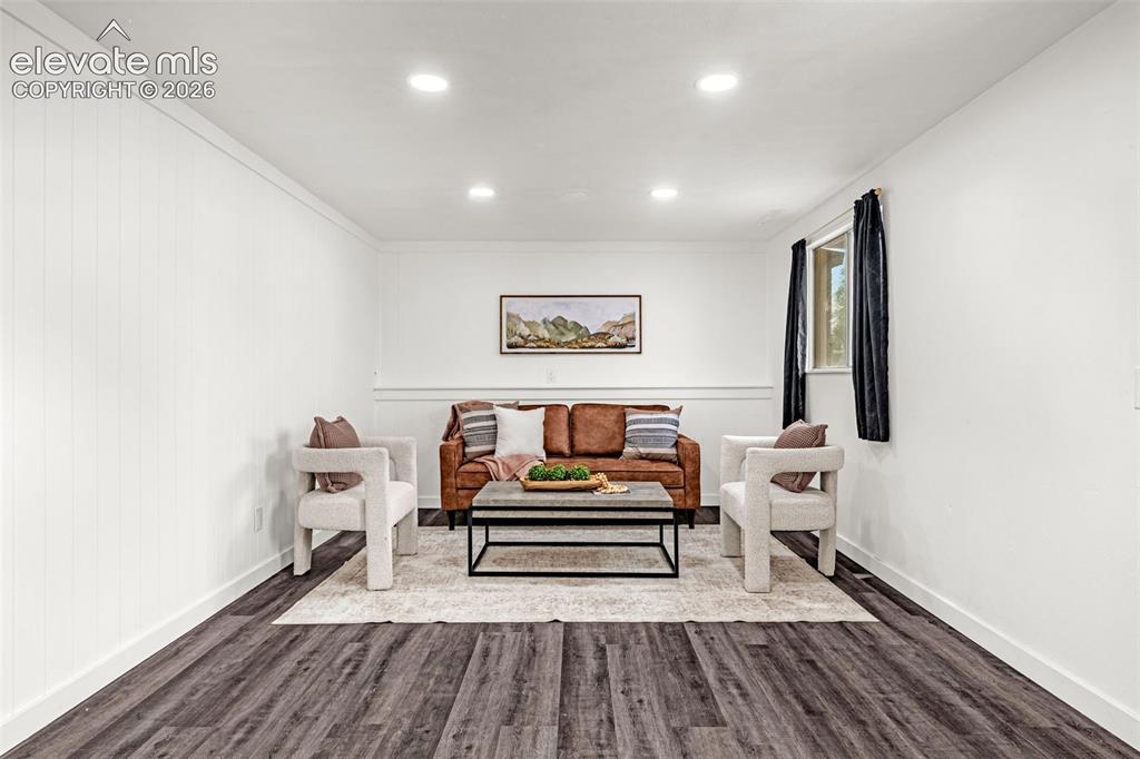Image 16 of 43: Living Room