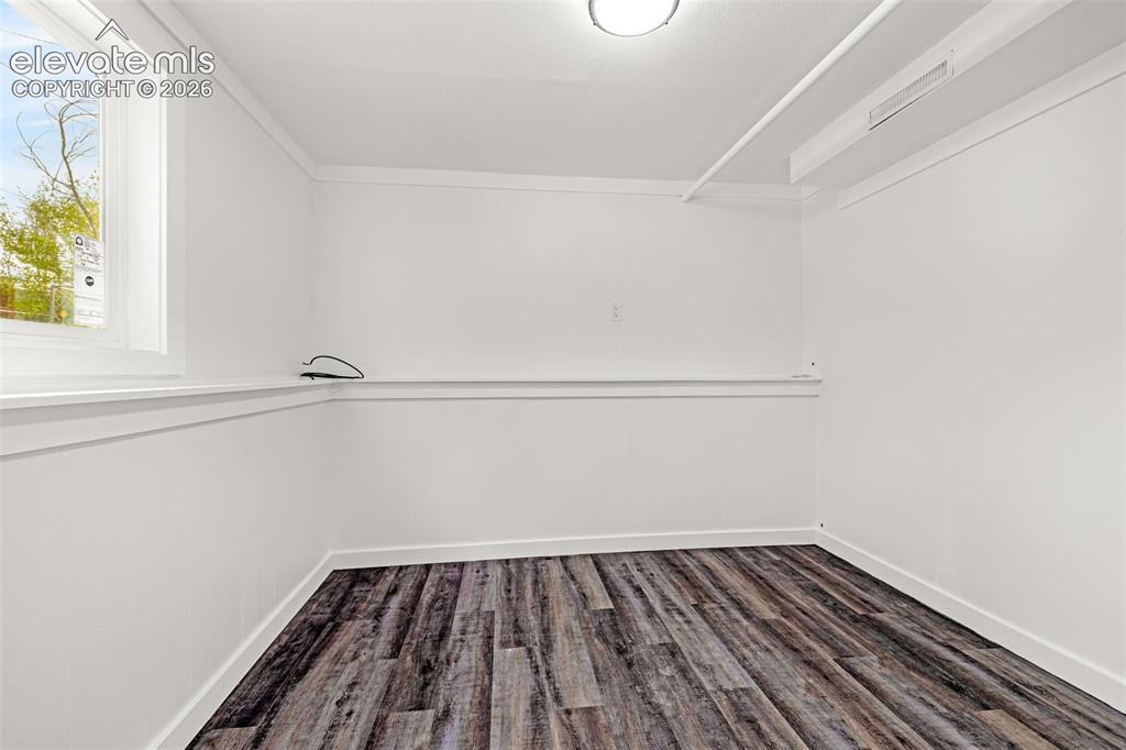Image 21 of 43: Bonus Room
