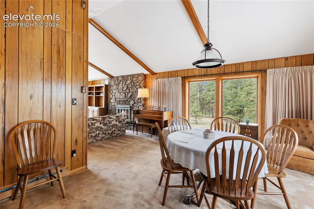 Image 20 of 43: Dining Area