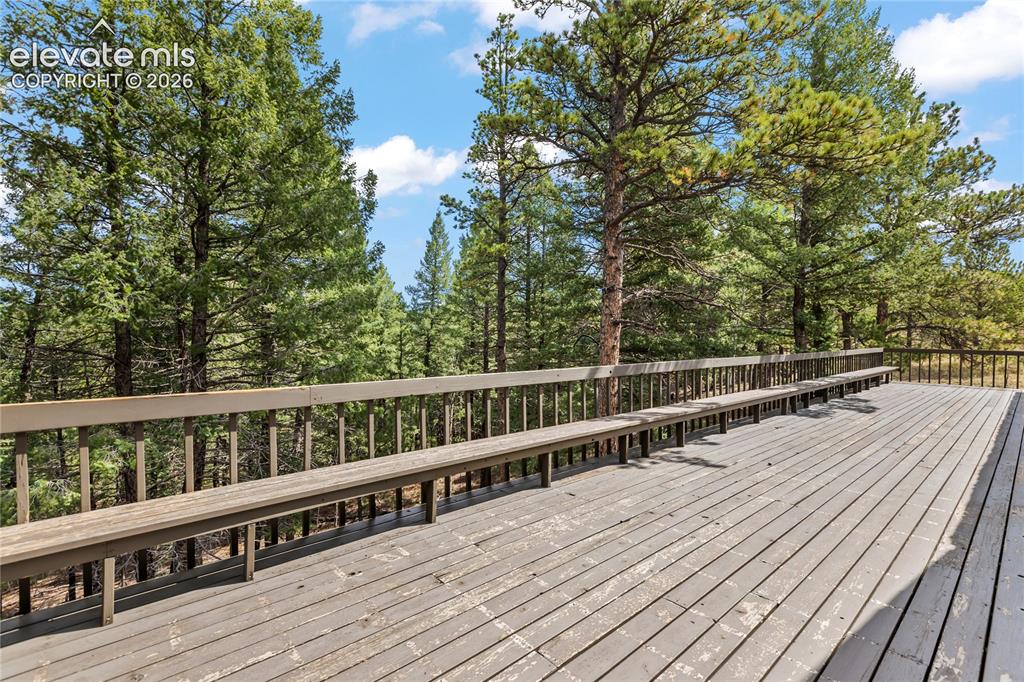 Image 41 of 43: Deck