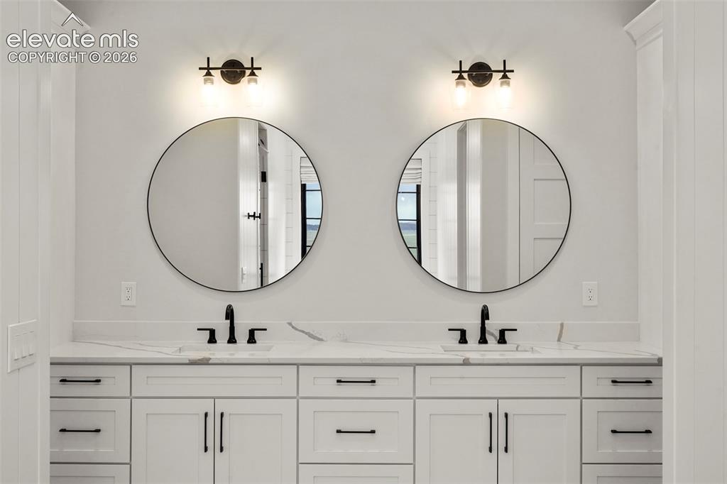 Image 22 of 49: Plenty of space and options for your bedroom suite of furniture.
