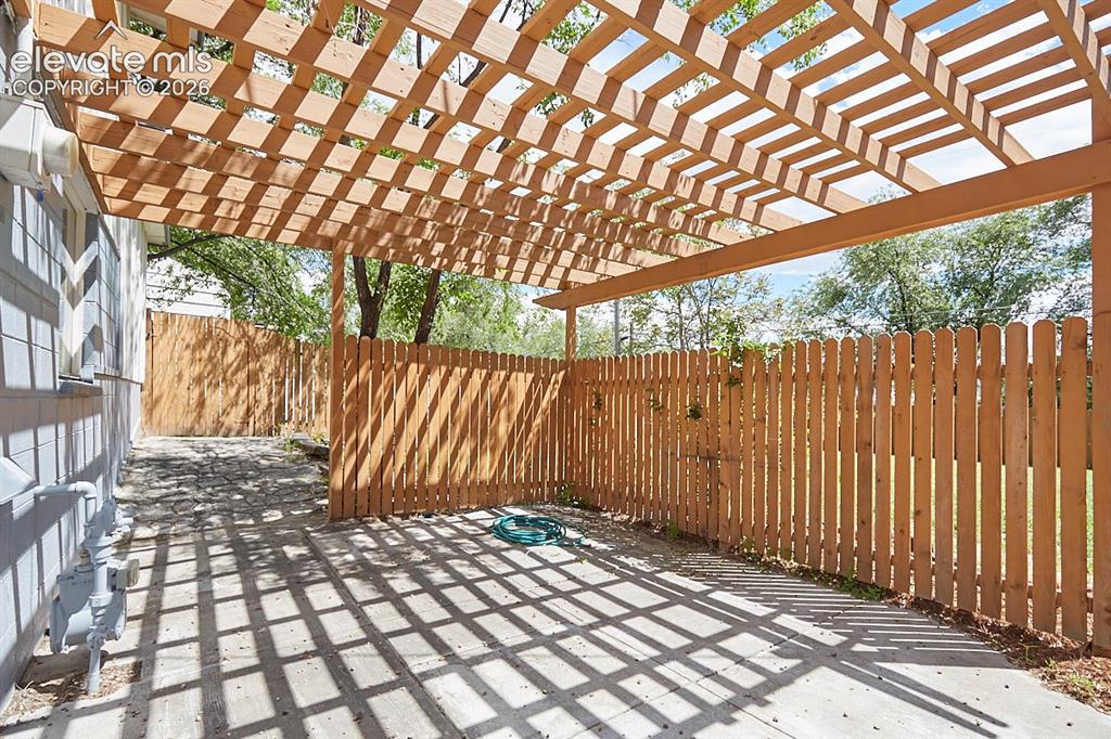 Image 18 of 21: Patio