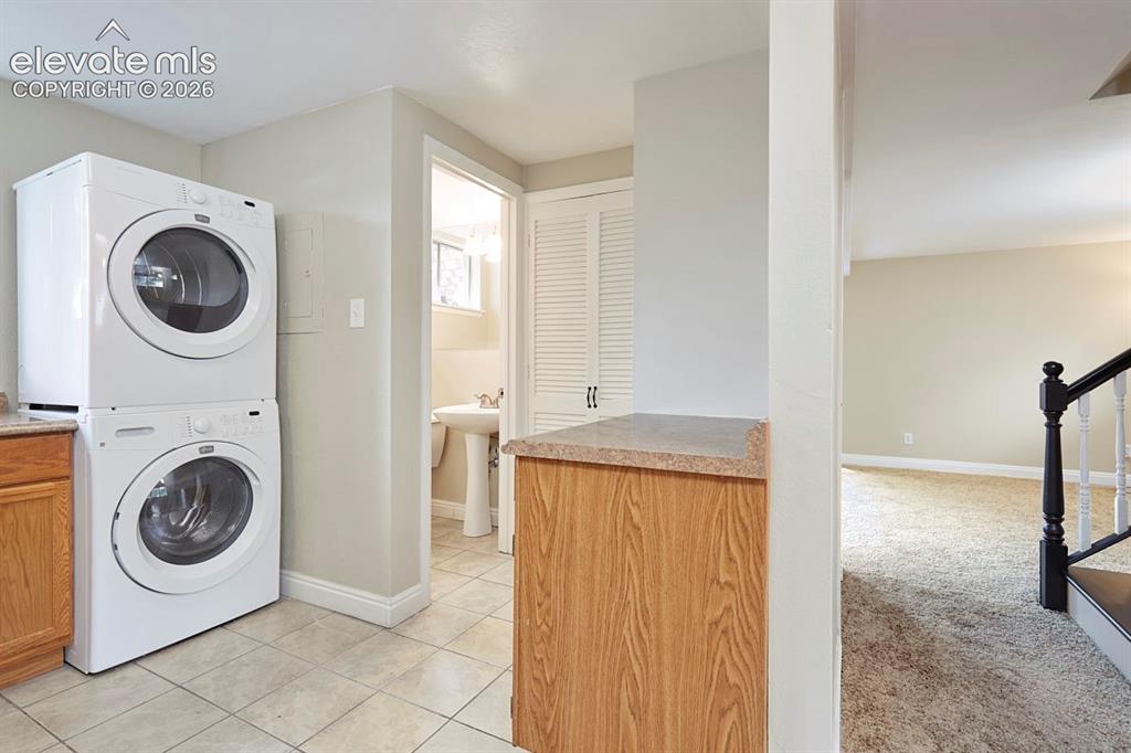 Image 9 of 21: Laundry
