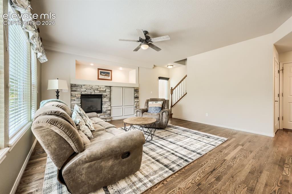 Image 11 of 47: Living Room