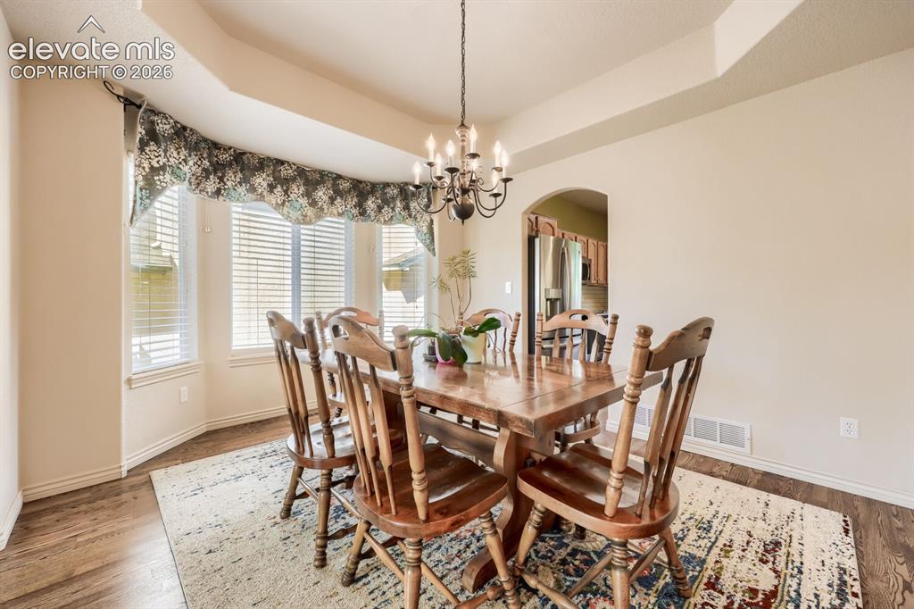 Image 5 of 47: Dining Area