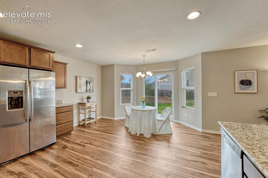 Image 11 of 50: Kitchen