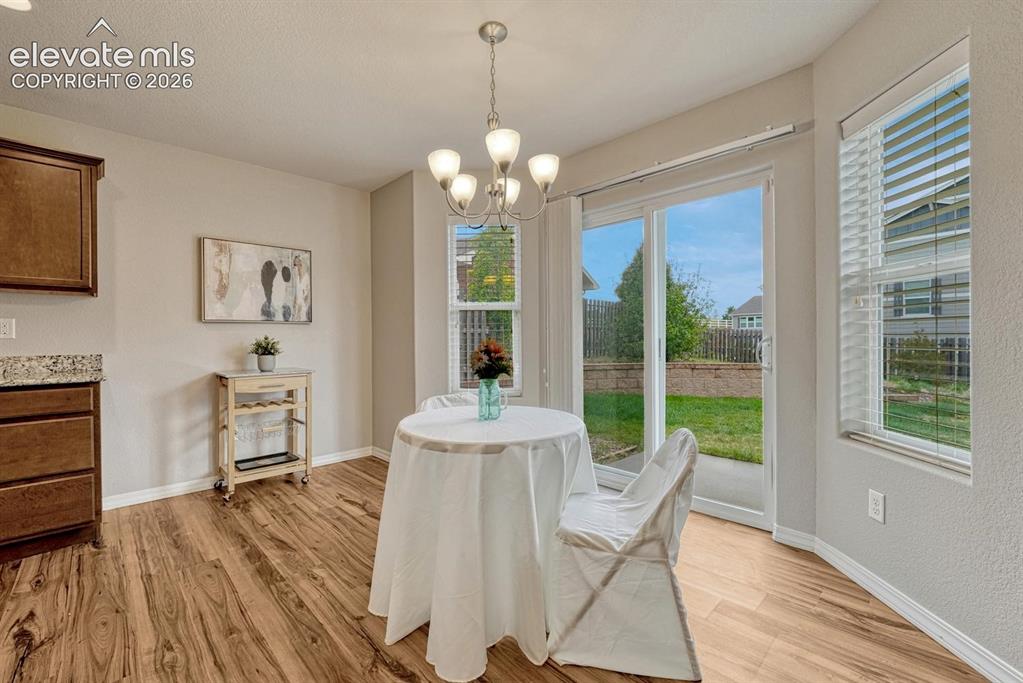 Image 12 of 50: Dining Area