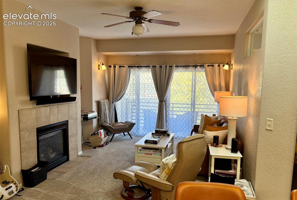 Image 11 of 23: Sitting Room
