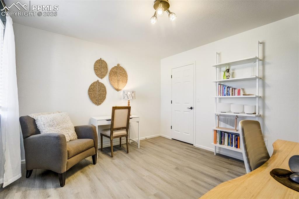 Image 24 of 42: This bedroom also has a walk-in closet. 