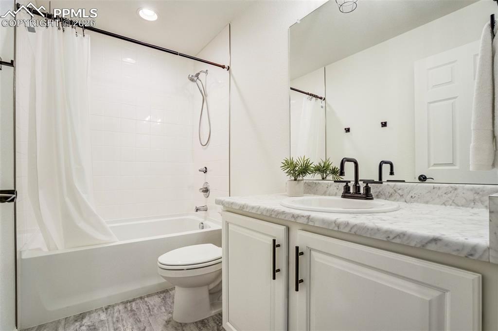 Image 27 of 42: Secondary full bathroom upstairs for bedrooms 2 & 3. 