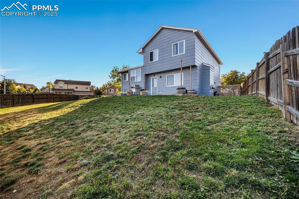 Image 15 of 21: Back of Structure