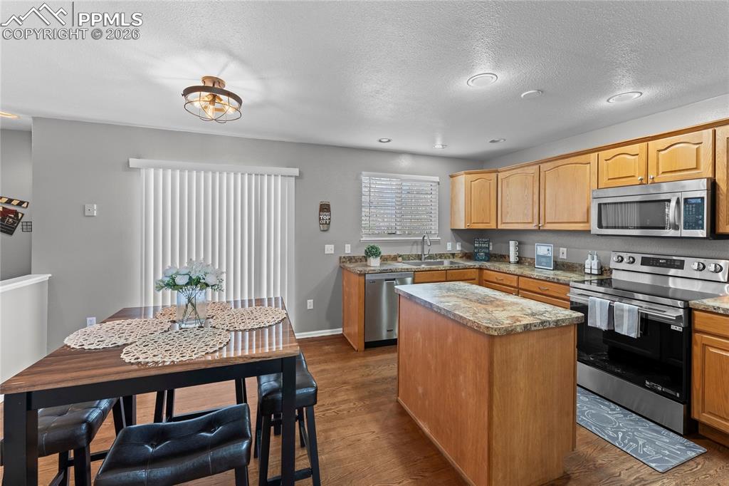 Image 10 of 43: Kitchen