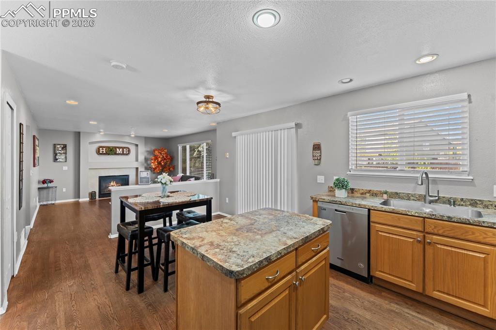 Image 14 of 43: Kitchen