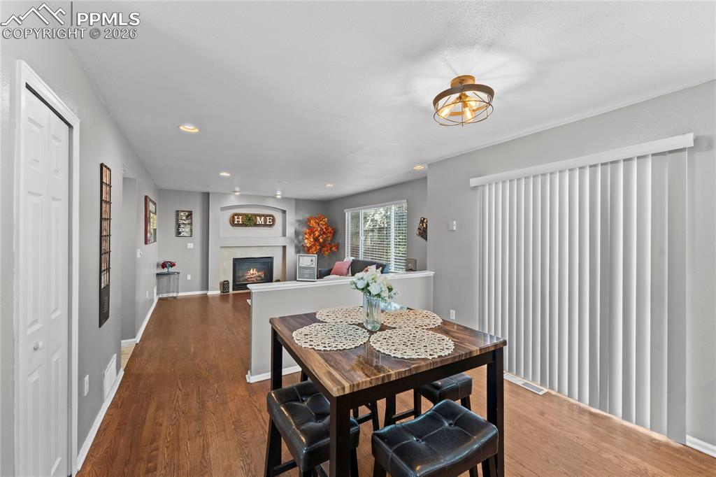 Image 15 of 43: Dining Area