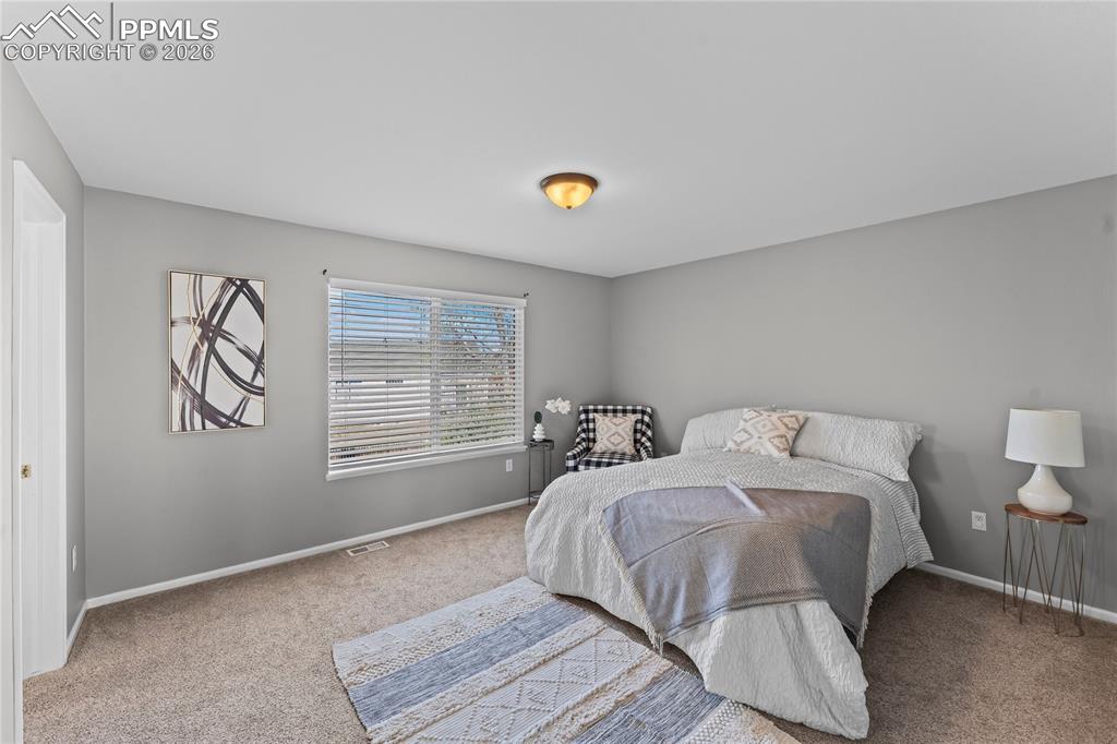 Image 24 of 43: Bedroom