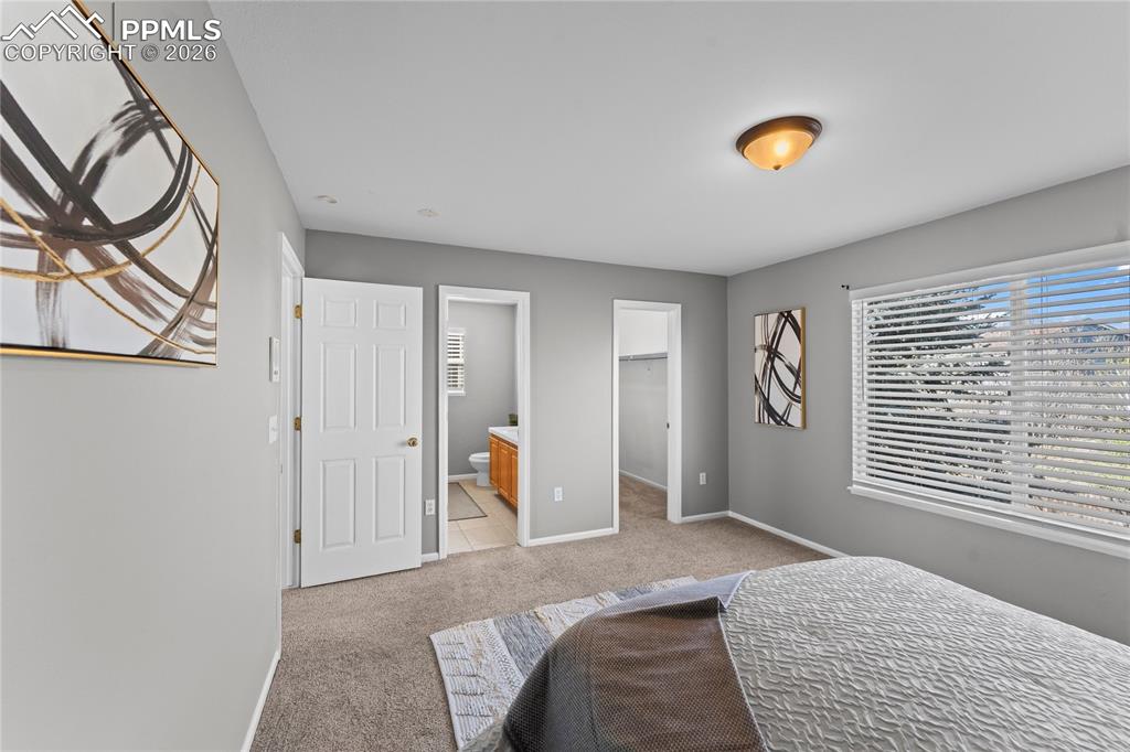 Image 25 of 43: Bedroom