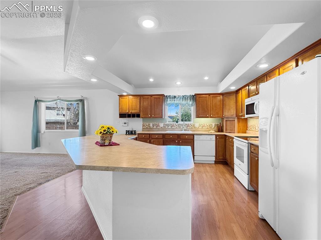 Image 12 of 46: Look at all that counter space.