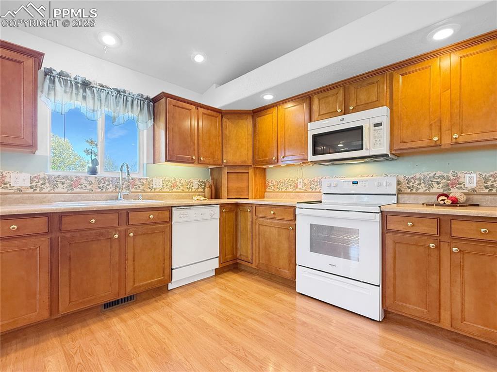 Image 13 of 46: So many cabinets.