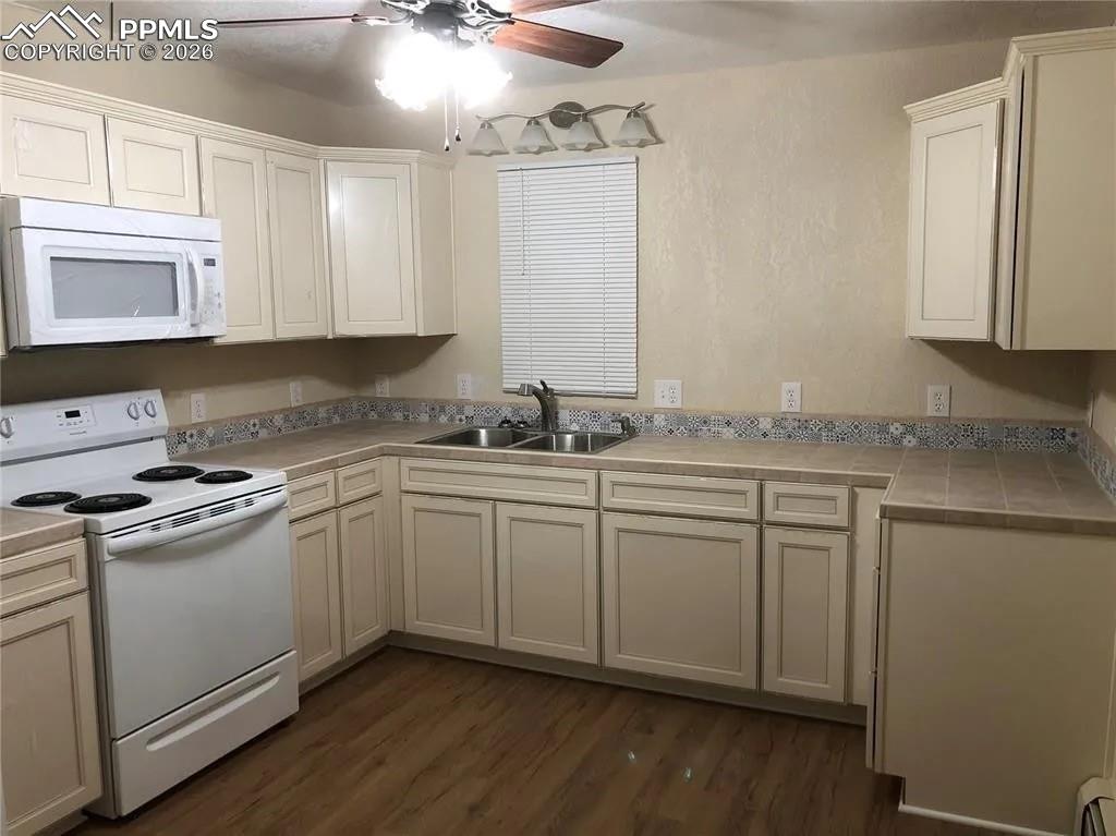 Image 12 of 33: Unit 2