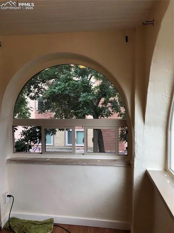 Image 26 of 33: Unit 4