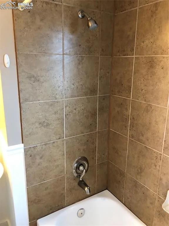 Image 30 of 33: Unit 4