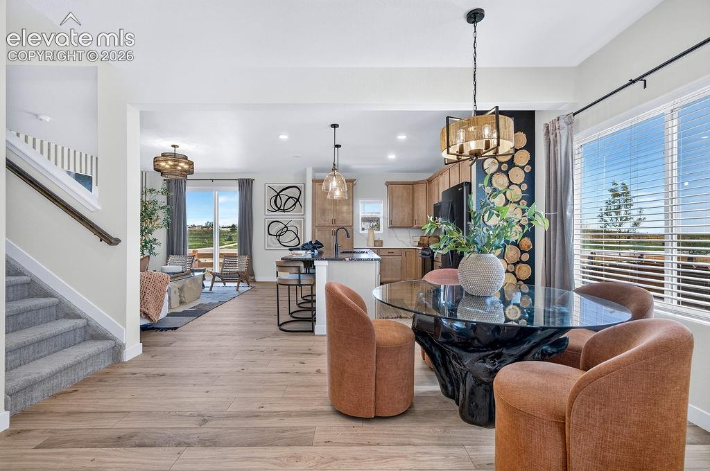 Image 11 of 49: Dining Area