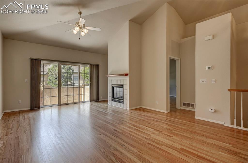 Image 14 of 42: Living Room