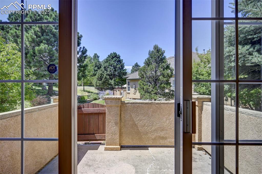 Image 15 of 42: Entry
