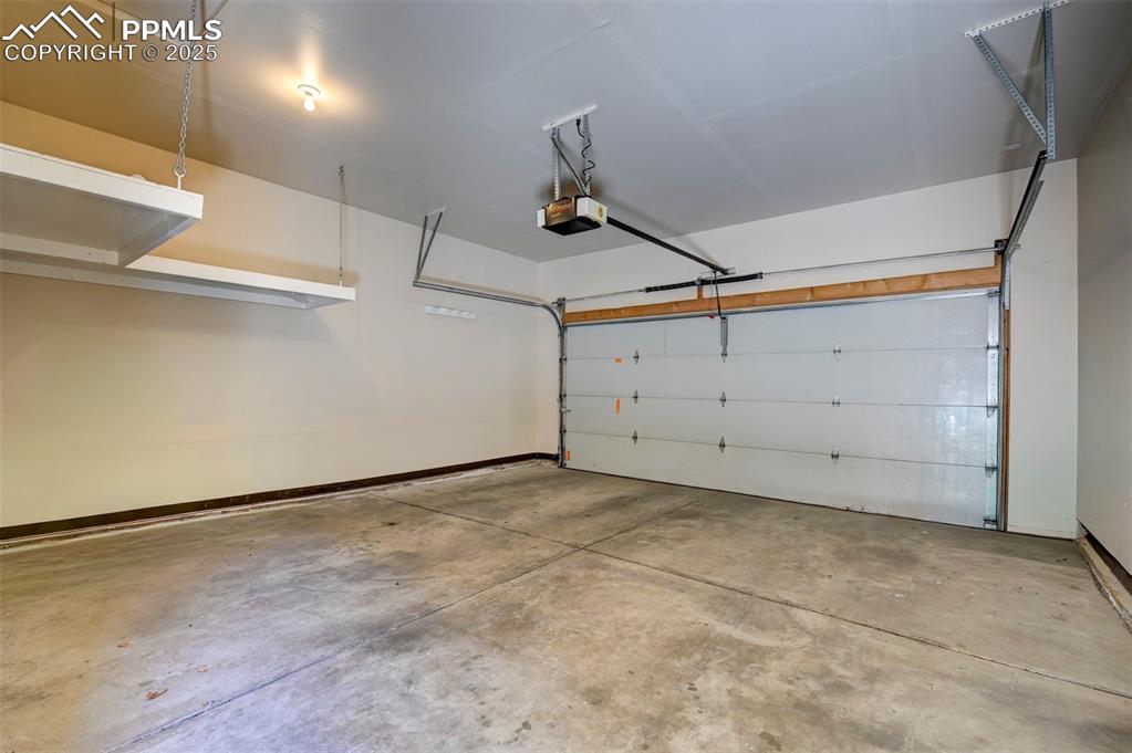 Image 42 of 42: Garage