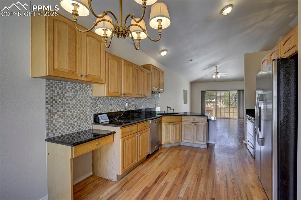 Image 8 of 42: Kitchen