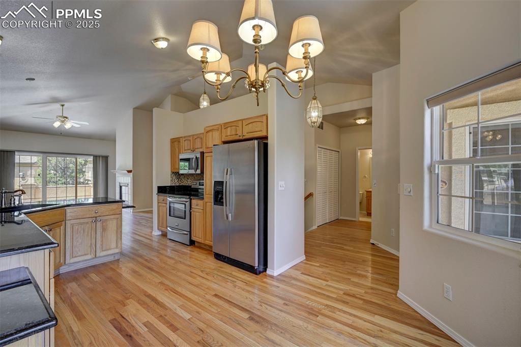 Image 9 of 42: Kitchen