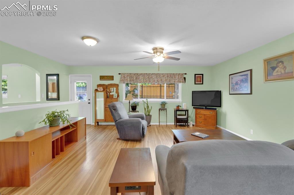 Image 17 of 49: Living Room