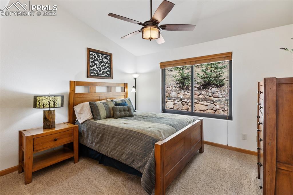 Image 25 of 50: Bedroom