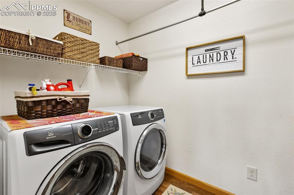 Image 36 of 50: Laundry