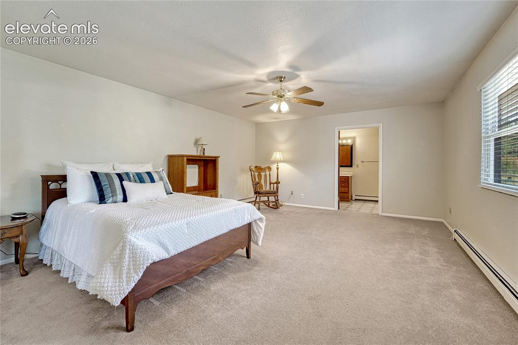 Image 14 of 41: Bedroom