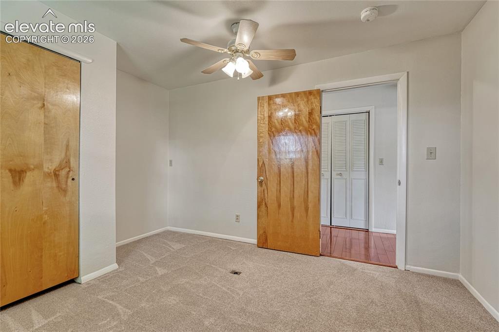 Image 19 of 41: Bedroom
