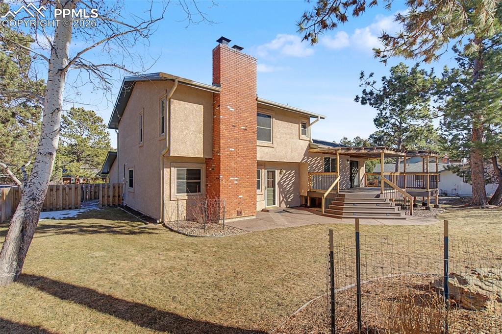 Image 43 of 50: Back of Structure