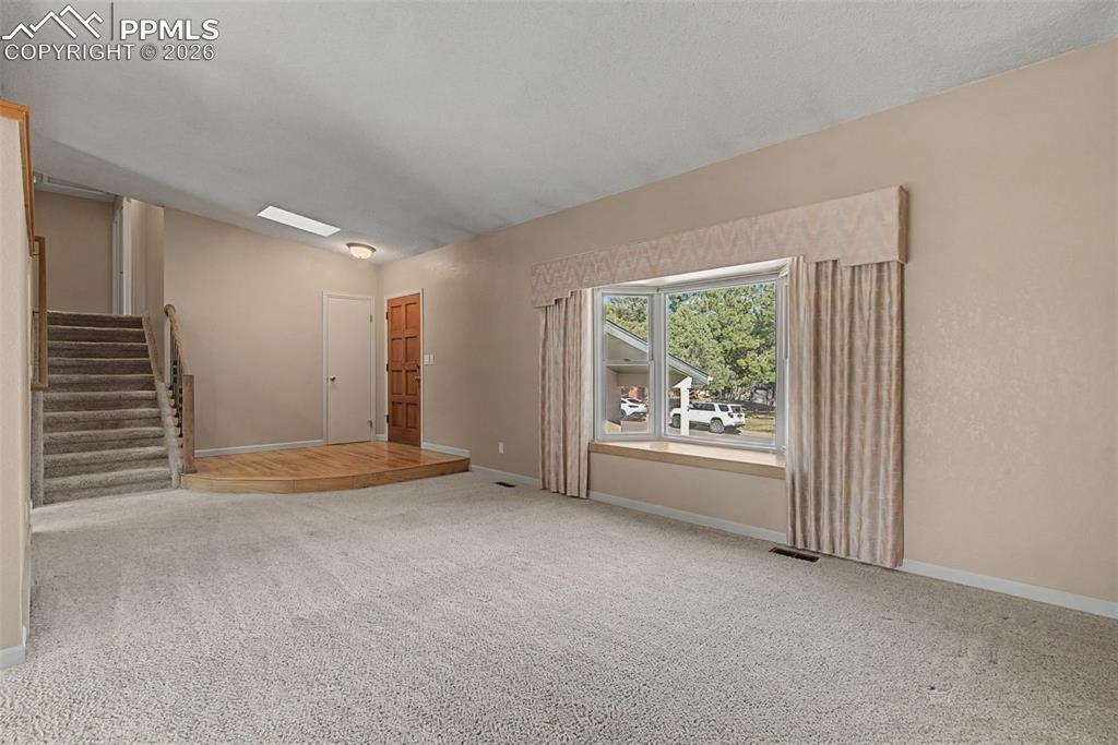 Image 9 of 50: Living Room