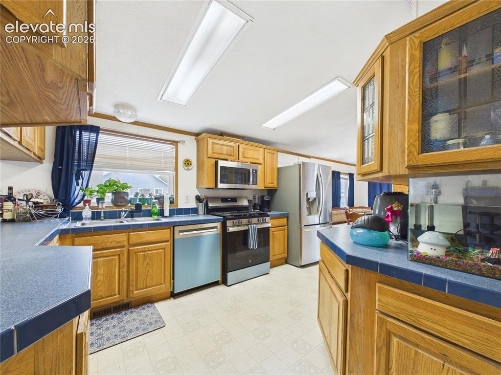 Image 10 of 34: Kitchen