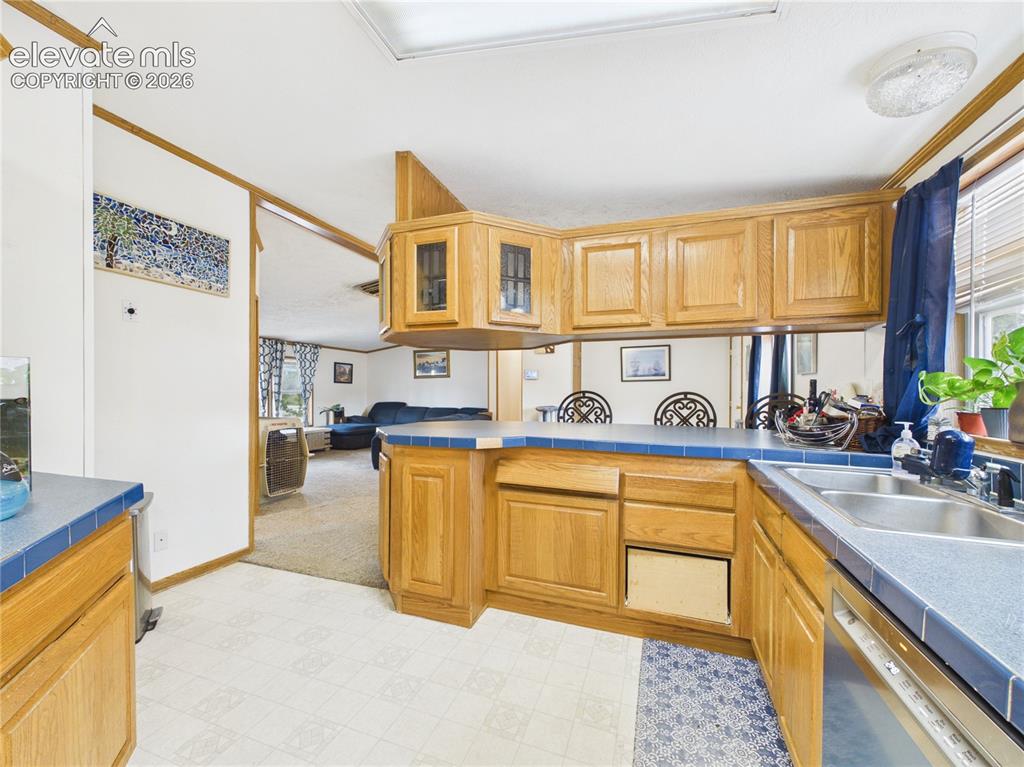 Image 11 of 34: Kitchen