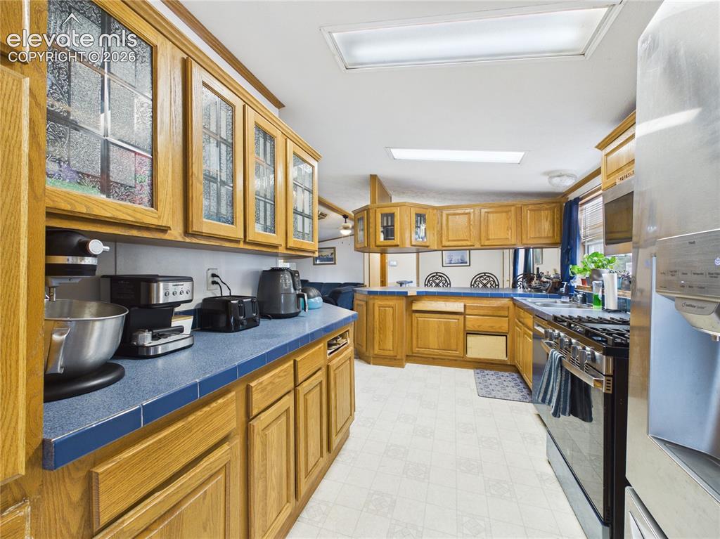 Image 13 of 34: Kitchen