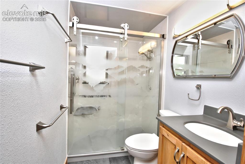 Image 23 of 29: Bathroom