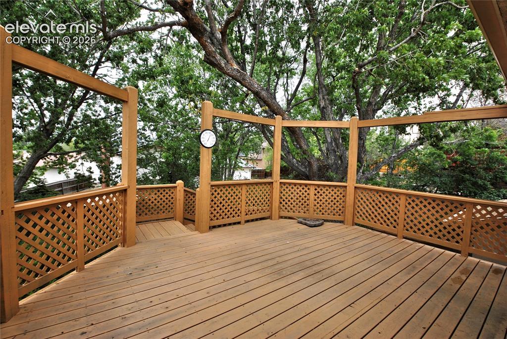 Image 24 of 29: Deck